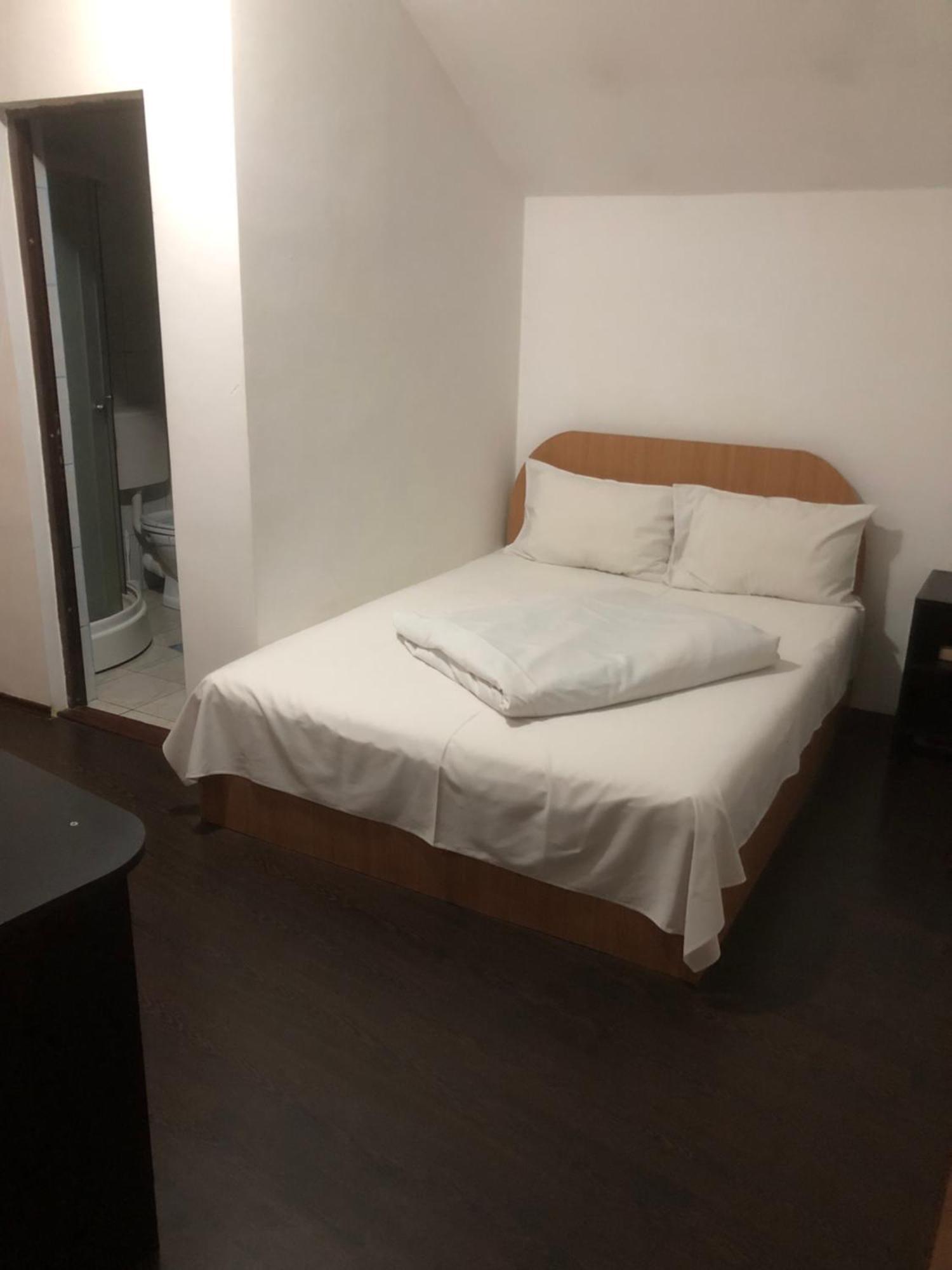 Pensiunea Residence Рымнику-Вылча Экстерьер фото
