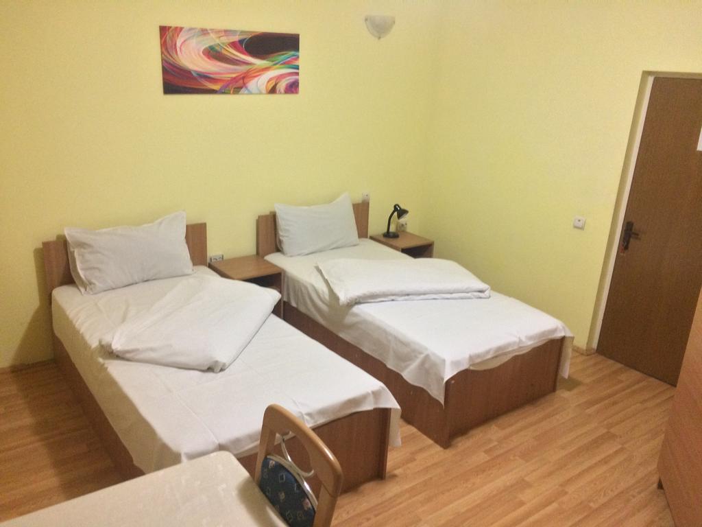Pensiunea Residence Рымнику-Вылча Экстерьер фото